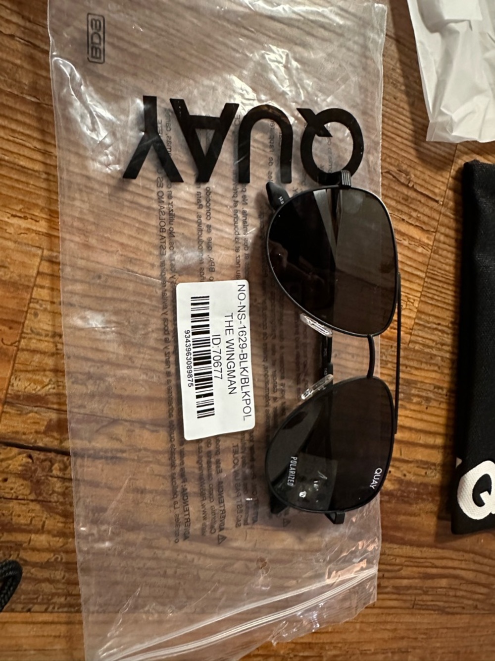 Quay Australia Black Metal Aviator Sunglasses - Picture 2 of 4